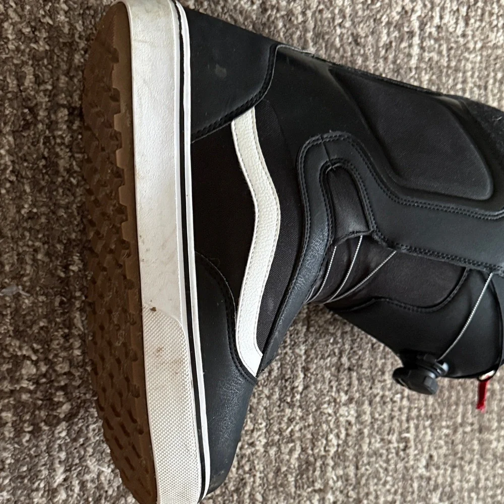 Vans Aura OG Black Snowboard Boots - Picture 8 of 14